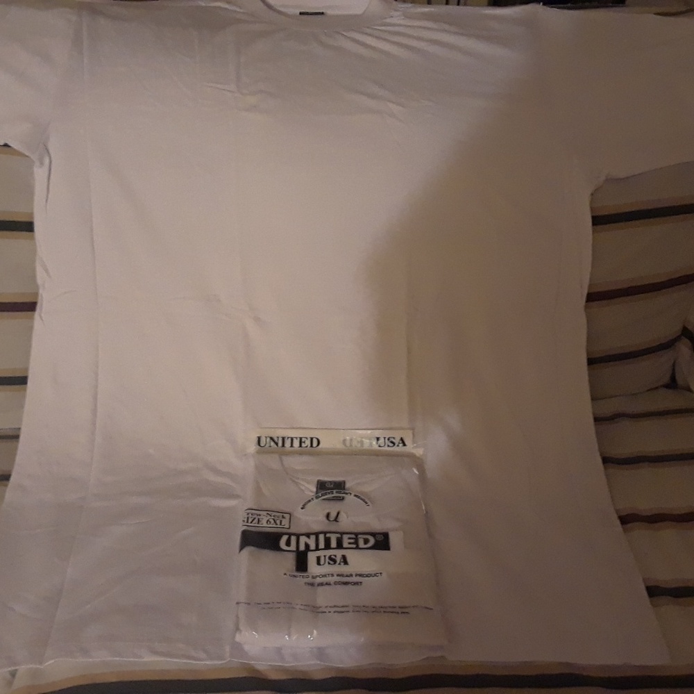 White crew neck t-shirts
